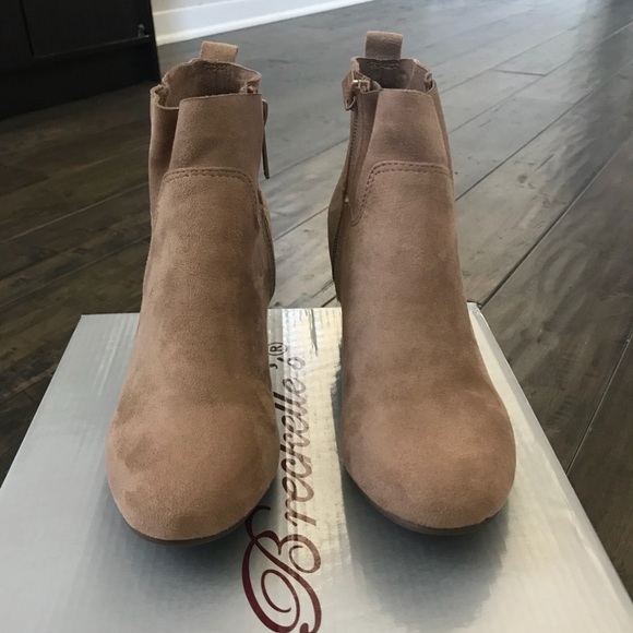 Western style taupe stacked heel - Picture 3 of 4